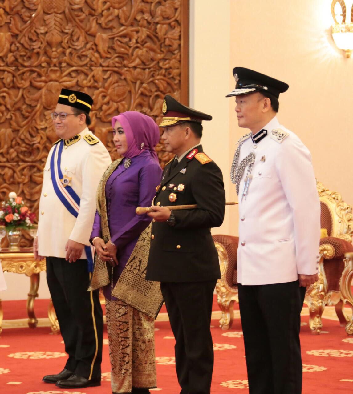 Kapolri Menerima Penghargaan First Class Police Force Bravery dari Raja Malaysia