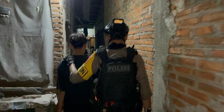 Tim Sparta Polresta Surakarta Amankan Pelaku Pengancaman Dengan Sajam di Pasar Kliwon