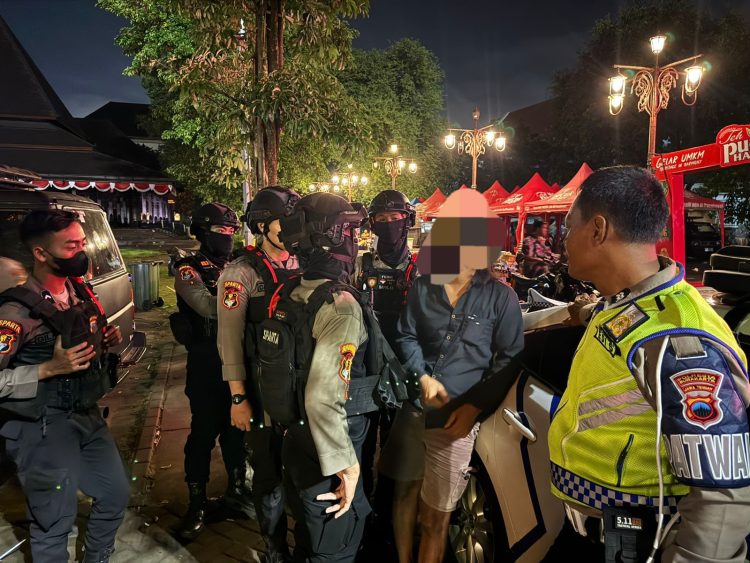 Pria Asal Karanganyar Diamankan Tim Sparta Polresta Surakarta Berkendara Tak Normal di Kawasan Pasar Gede