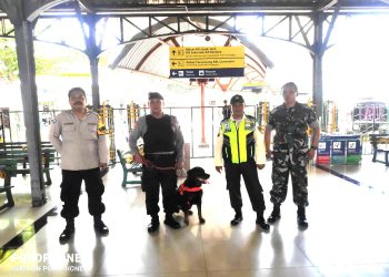 Jelang Mudik Lebaran, Polresta Surakarta Kerahkan Unit K9 di Stasiun Purwosari Solo Antisipasi Barang Terlarang