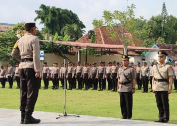 Kapolresta Surakarta Pimpin Upacara Sertijab Kapolsek Pasar Kliwon
