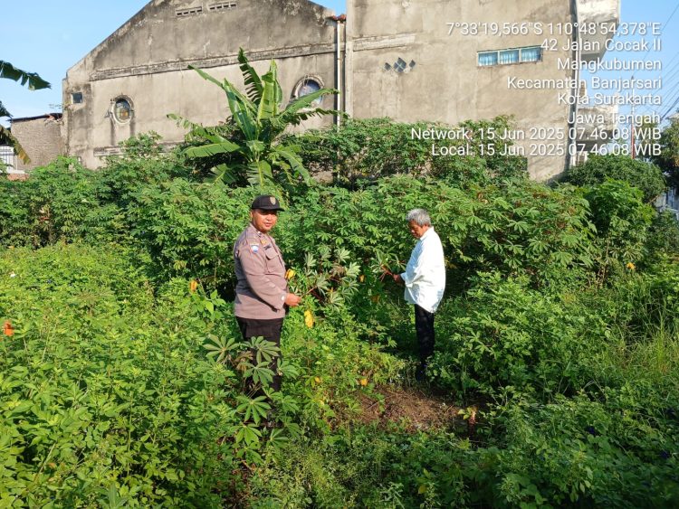 Dukung Ketahanan Pangan, Bhabinkamtibmas Mangkubumen Lakukan Pendampingan Kepada Petani