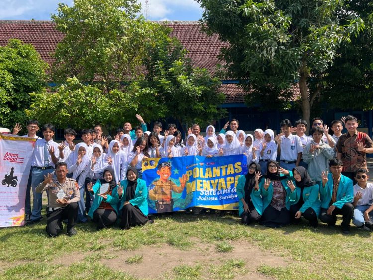 Polresta Surakarta Dukung Kampanye Keselamatan Berkendara “Aman Dalan” di SMAN 4 Surakarta