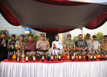 Jelang Natal 2025 dan Tahun Baru 2026, Polresta Surakarta Musnahkan Ribuan Miras dan Knalpot Brong