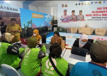 Tak Hanya Jaga Lalu Lintas, Polisi di Solo Cek Kesehatan Pemudik dan Ojol Gratis